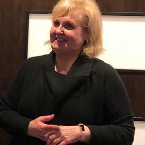 Meet your Posher, Laura